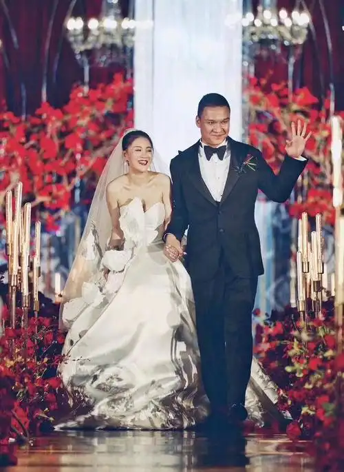 车澈李嘉格结婚,伴娘是吉克隽逸vava,好声音和有嘻哈的联姻啊!