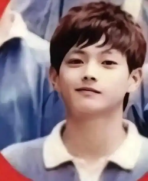 许凯上学时期旧照