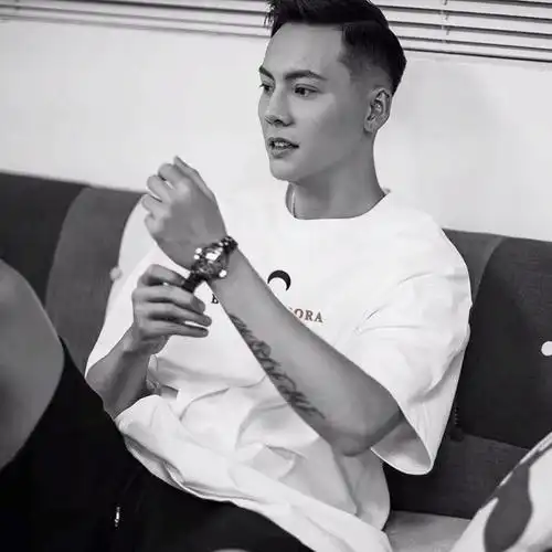 香港代购夏季新款白色t恤男陈伟霆同款ins潮牌宽松潮流棉质短袖潮