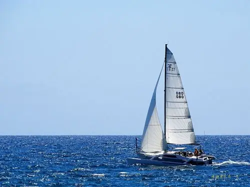 帆船和一望无际的大海,总会让人有感慨.