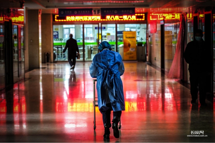 邯郸战疫众志成城组图磁县抗疫中那些最美背影