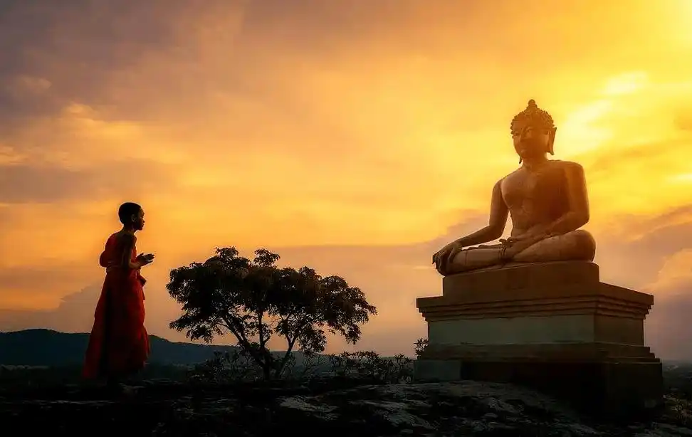 那是一种缥缈深远的佛学意境,是让人忘掉一切烦恼的秘境所在