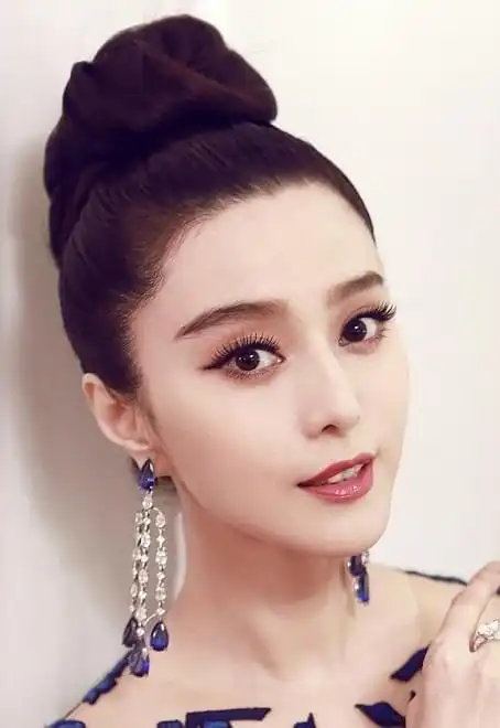 路人抓拍的范冰冰好美艳 高颜值就靠眉毛