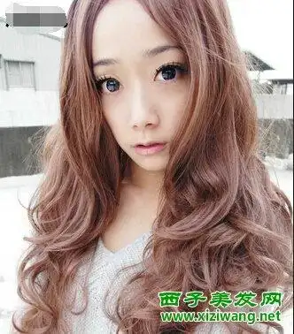 梨花大卷头发型图片 洋气又有女人味(3)