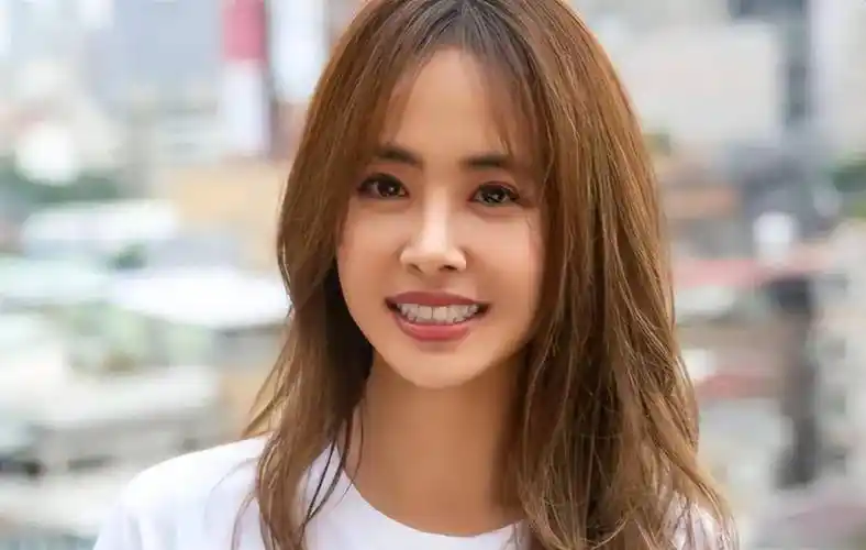 一首名为《北京欢迎你》的歌曲广受欢迎,而蔡依林也有幸参与其中演唱