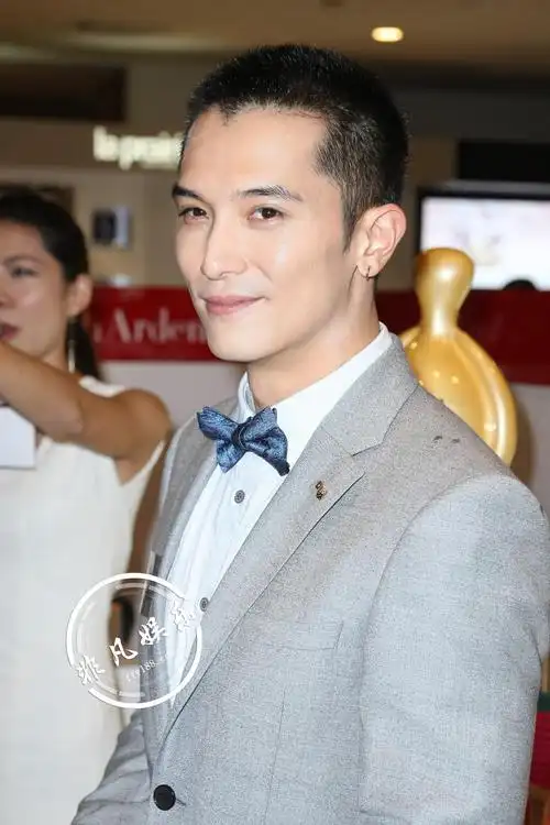 这么热血的邱泽谈到心仪的对象,邱泽觉得第一个是笑容,笑起来眼睛看