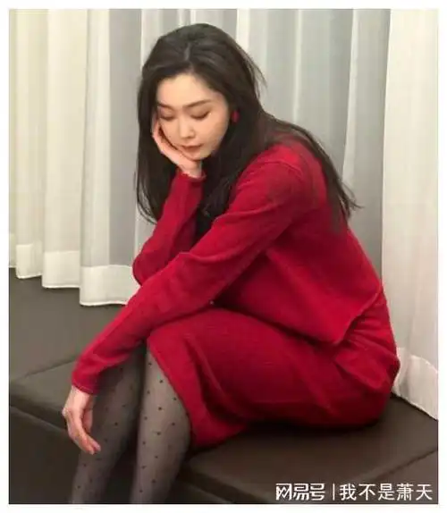 白敬亭演出事件引发热议工作人员做出理性解析宋轶评论区略显