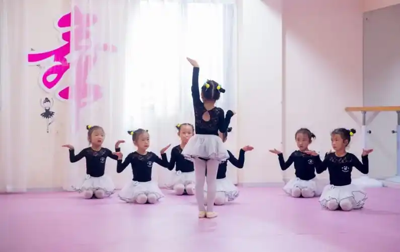 孩子舞蹈课不专心老师需要这样做