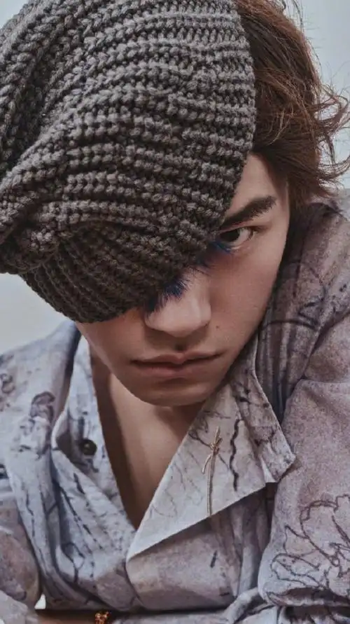 #时尚芭莎三月刊封面##易烊千玺时尚芭莎开季封面#