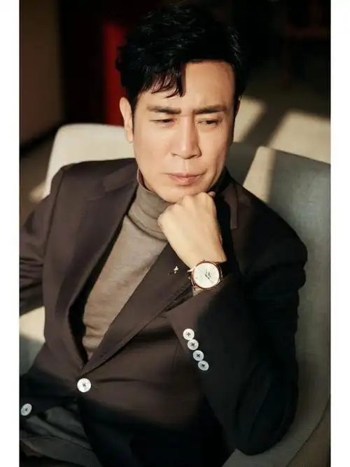 于和伟佩戴积家亮相金鹰奖