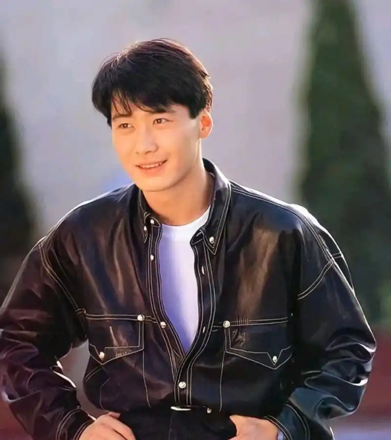 年轻时的黎明真帅