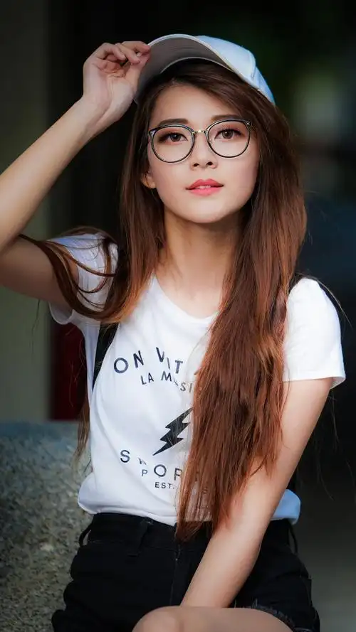 酷酷的戴眼镜的各类长发美女高清4k手机壁纸下载