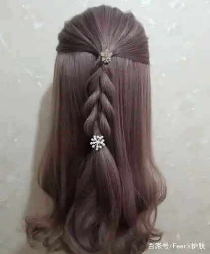 搜罗给长直发女性的10种公主头编发!让直发的魅力发挥到极点