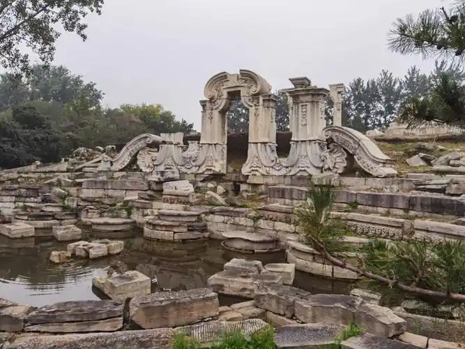 当我看到圆明园的实景的时候