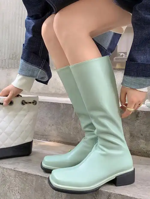 一款让你在冬天感觉hen夏天的长筒靴