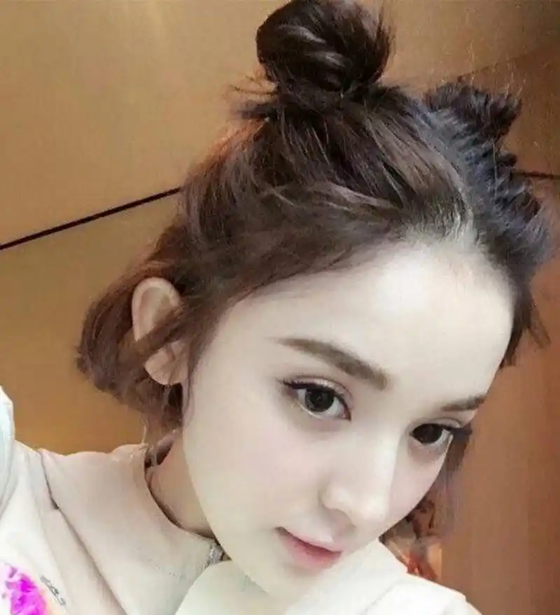 古力娜扎,迪丽热巴,宋祖儿,陈乔恩的双丸子头发型,谁最可爱?