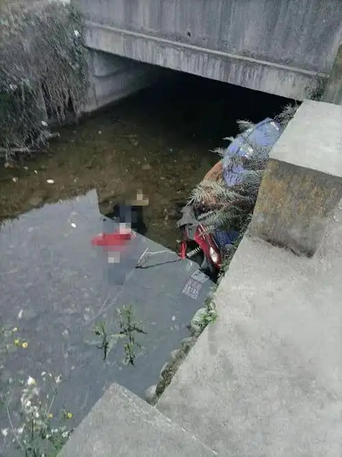 峨眉一河沟内发现女尸村民猜测