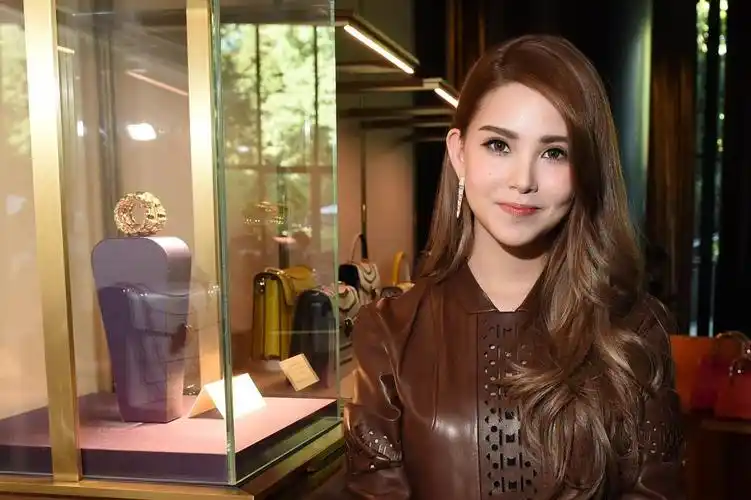 美艳辣妈昆凌写真,高清图片,明星-回车图片