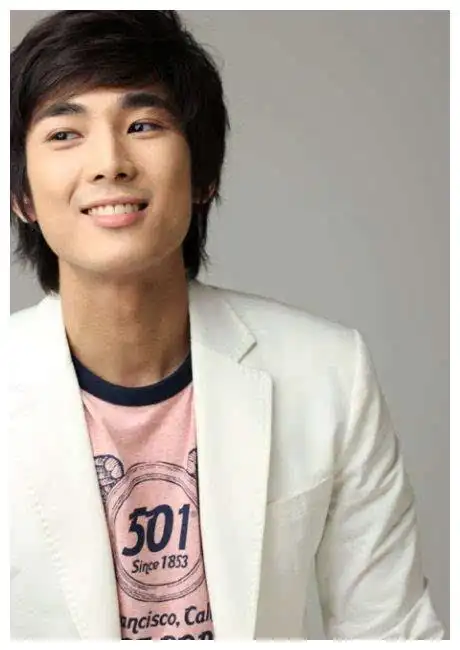 小俊熙崔宇革现状成谜 凭蓝色生死恋爆红 为学业隐匿娱乐圈多年