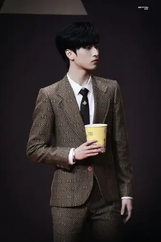 严浩翔超话#星光大赏红毯#啊@时代少年团-严浩翔