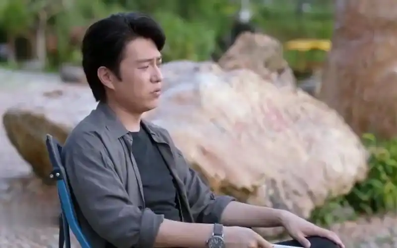 榆木脑袋终于开窍了,靳东承认喜欢蒋欣,这一幕有点甜!