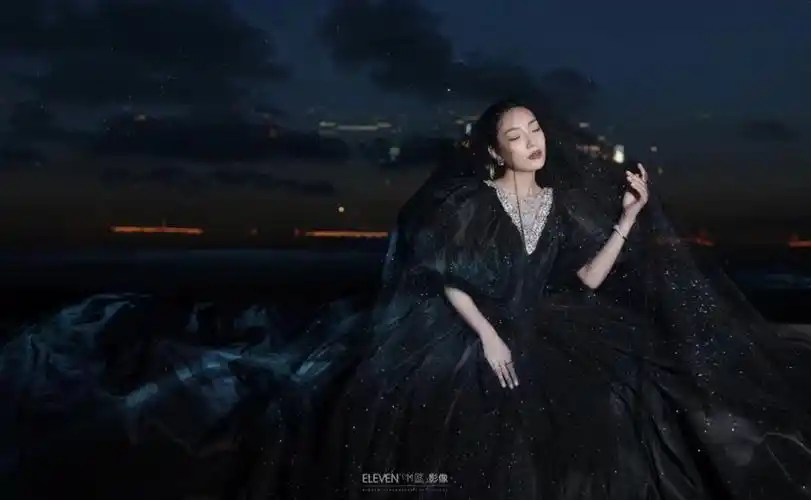 黑色礼服婚纱照