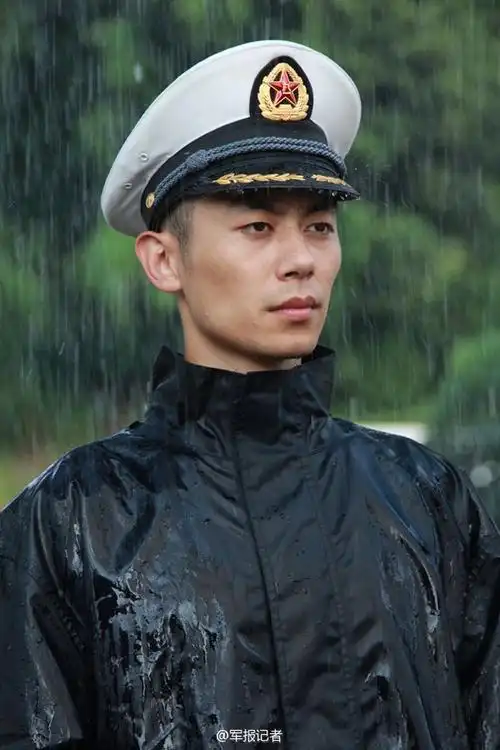 军旅励志剧天生要完美释放个性的别样青春