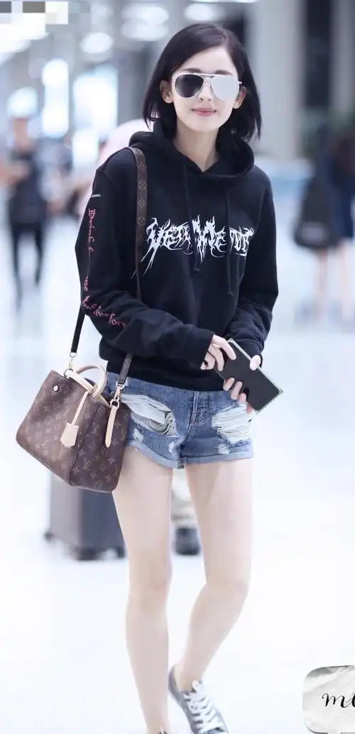 古力娜扎牛仔短裤时尚搭配