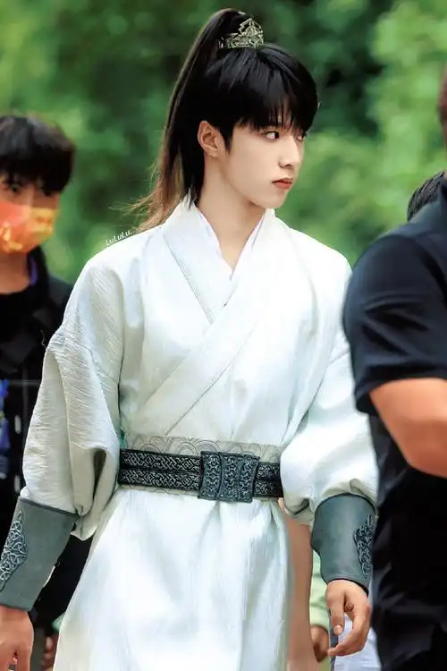 新生代演员刘耀文