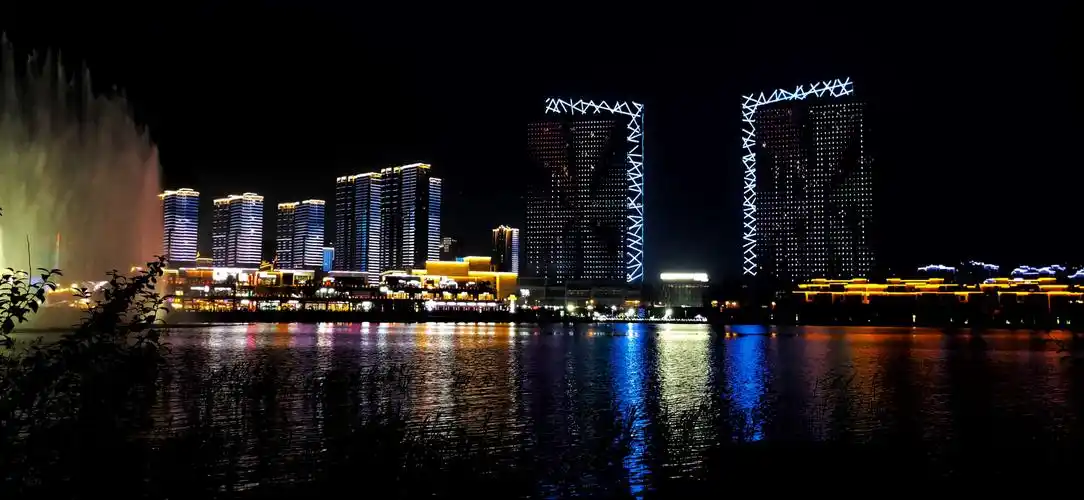 夜幕下的青岛西海岸黄岛新区小景