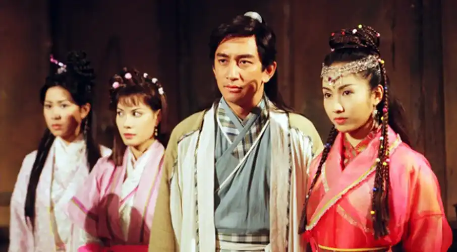 改编自金庸的同名小说,是香港无线电视出品的古装武侠电视剧,由庄伟建