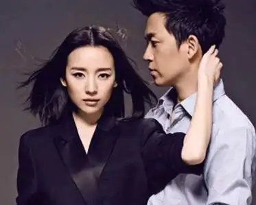 虽然阿朵在公众场合的曝光度有所减少,但她在社交平台上仍然保持活跃