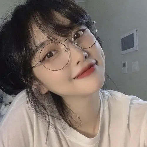 求美女戴眼镜的图