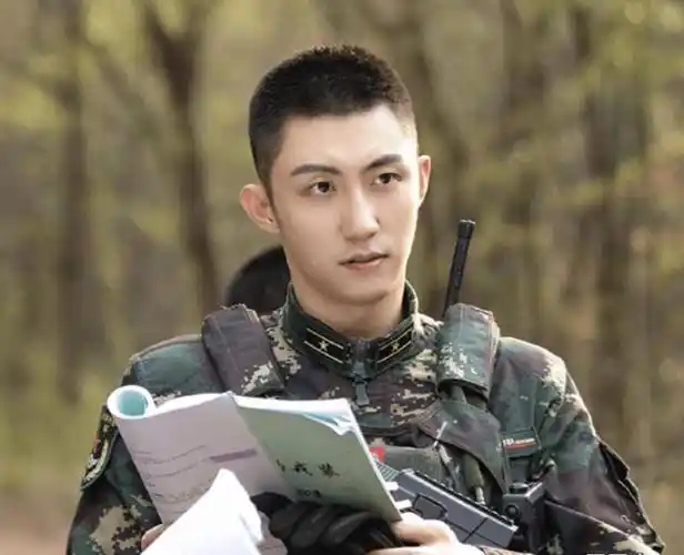 这6位男明星演的军人,看着让人太难受_鹿晗_角色_王一博