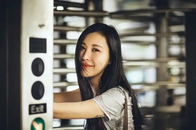 身价60亿汤臣一品大公子公布恋情校花女友曾介入黄晓明杨颖