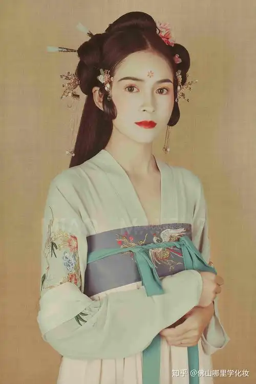型美原创古装汉服造型汉服造型欣赏黄岐化妆培训