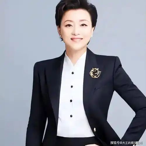 一条动态,戳穿了56岁杨澜的真实处境,原来当年倪萍没说错!