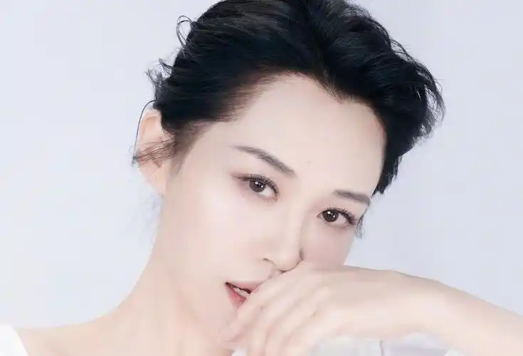 52岁的许晴颜值真的逆天了_五官_少女_眼睛