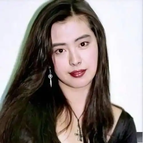 王祖贤:因戏生情,因情息影,一生只有两男人,却致自己一败涂地_齐秦