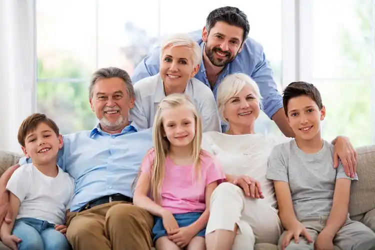 三代同堂室内全家福