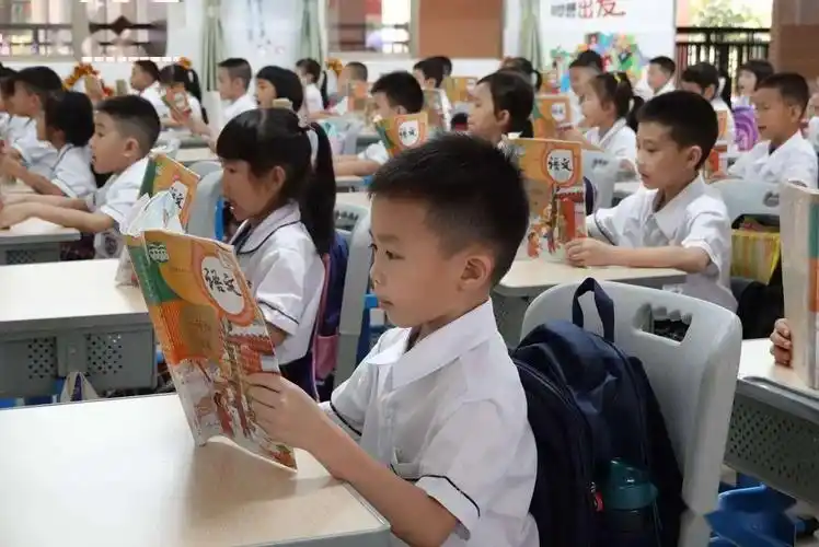 世相丨我们也上课啦!多图直击新会最后一批小学生返校