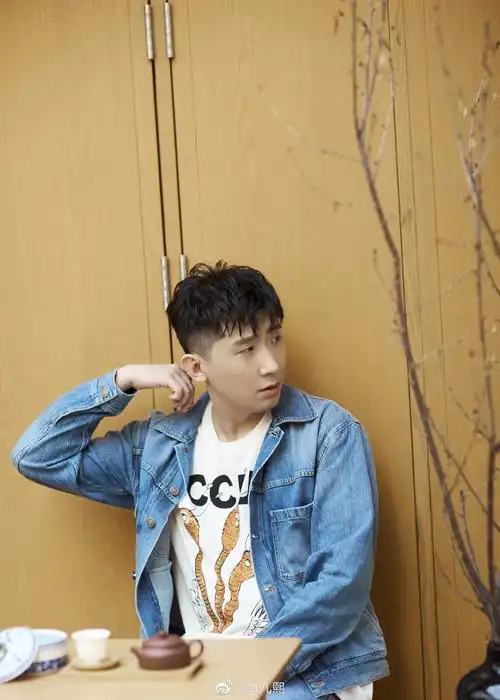 尚九熙九月大片