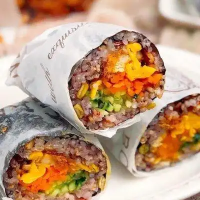 饭团的做法和配料,饭团的做法(饭团的做法和配料摆摊视频)