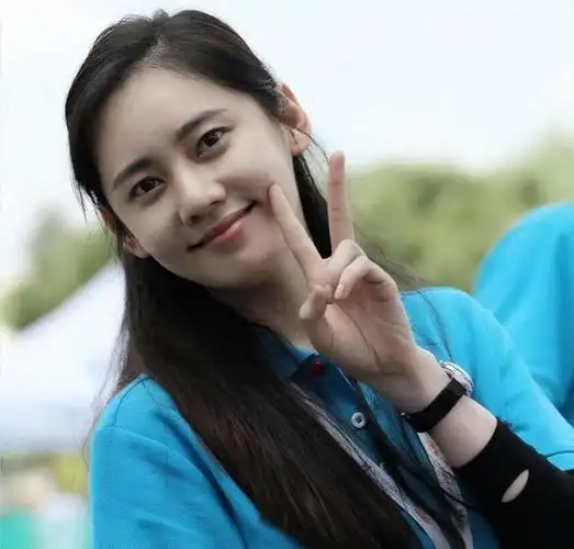 秋瓷炫,一个在韩国出生,却在中国走红的女演员.