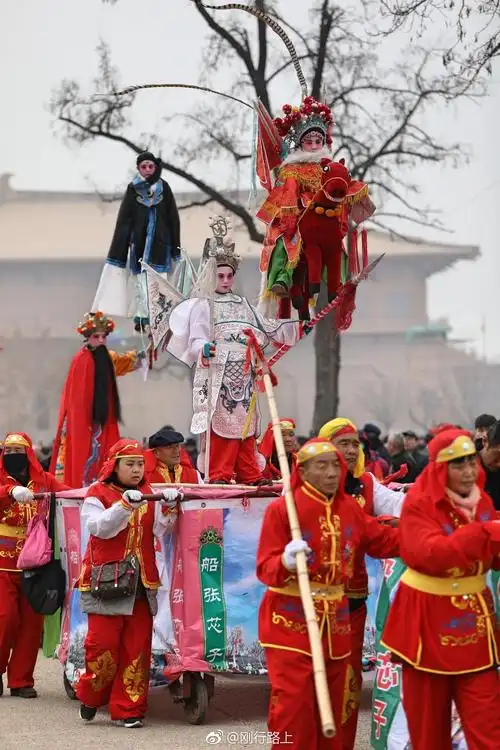 社火陕西民间一种庆祝春节的传统庆典狂欢活动.高台最为经典