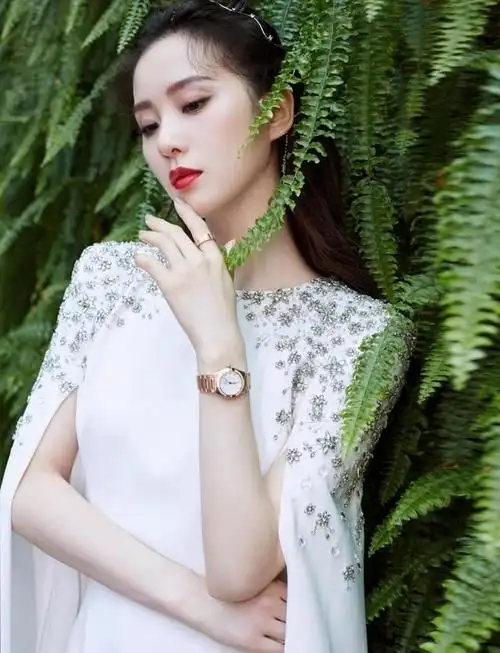 刘诗诗穿旗袍的造型确实令人惊艳!