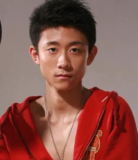 图家有儿女刘星年少成名转眼变酷帅气质轻熟男