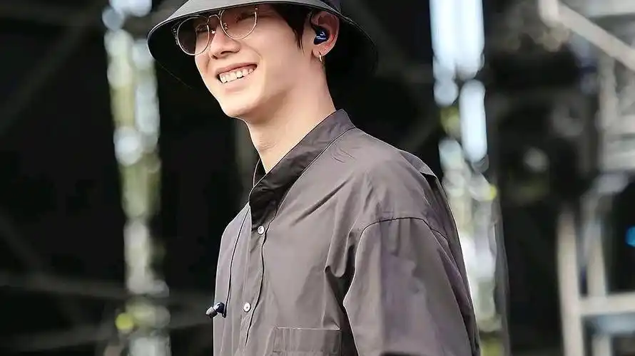 杨宇腾yu〗 台南young跨年演唱会!期待今晚在舞台上闪闪发光的yu! !