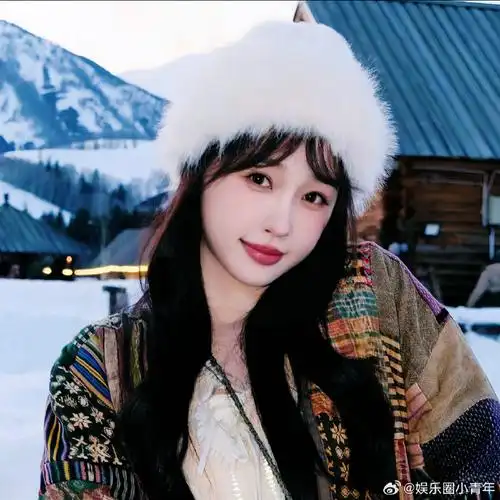 虞书欣卫枝送来一组头像