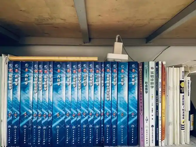 开学大四了救命医学生蓝色生死恋